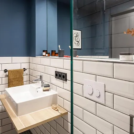 Ipartment Frankfurt Airport 4*