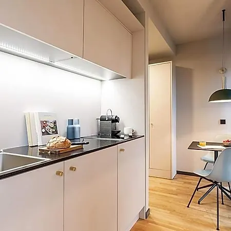 Ipartment Frankfurt Airport 4*