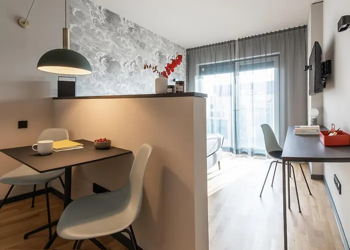 Ipartment Frankfurt Airport 4*